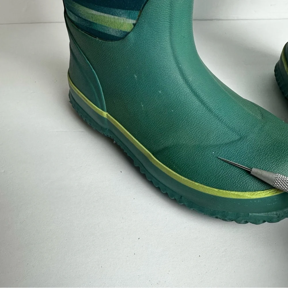 Lands’ End Waterproof Rubber Boots Youth Size 12 Shoes Unisex Green Snow Rain